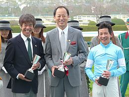 【金持ち馬主】フィールズ山本英俊さんの容姿が変わりすぎてほぼ別人になっててビビった